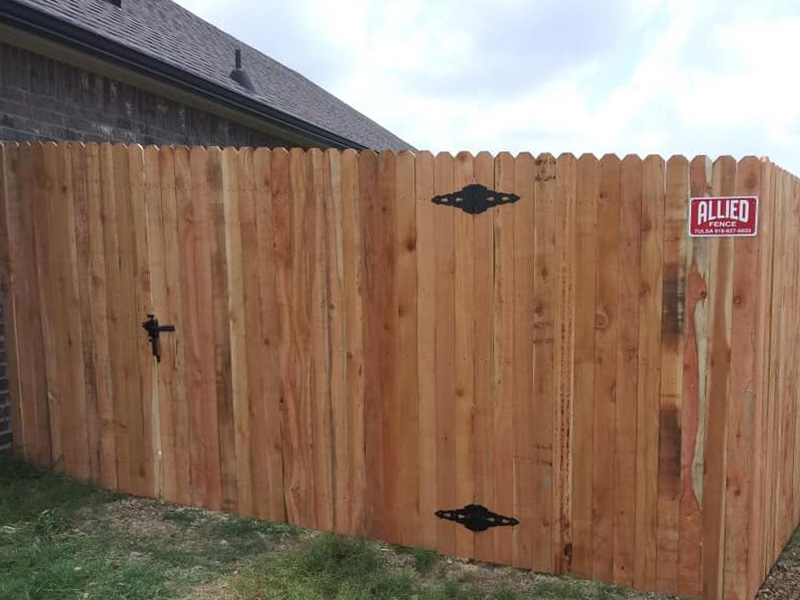 Claremore OK stockade style wood fence